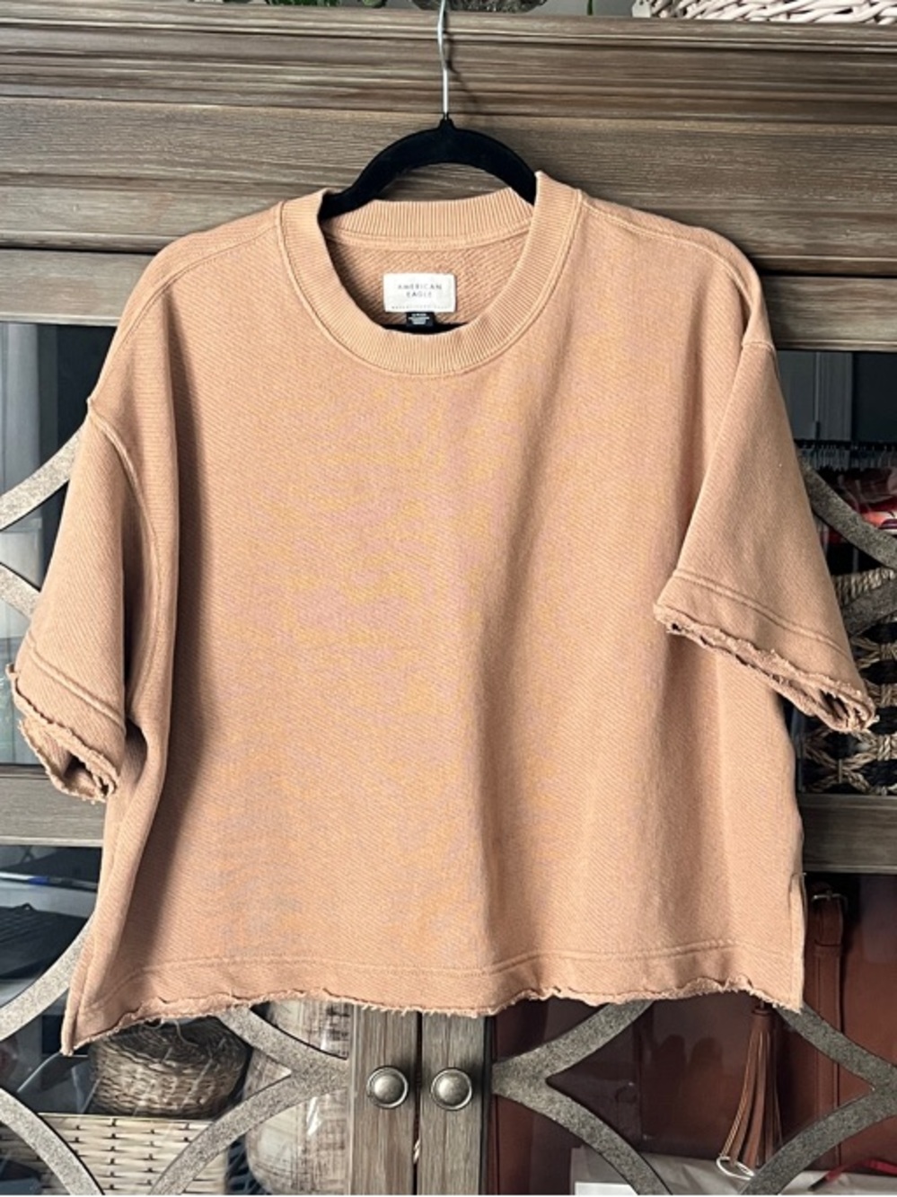 American Eagle Outfitters Cropped Boxy Sweatshirt in Camel
